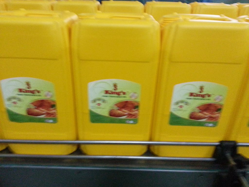 Palm oil ( vegetable cooking oil )