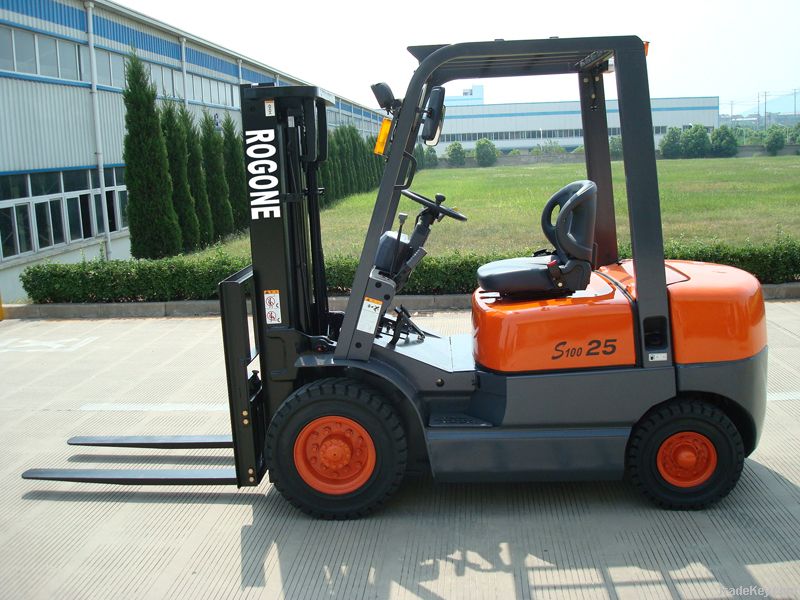 1-1.8t small ton diesel fuel forklift