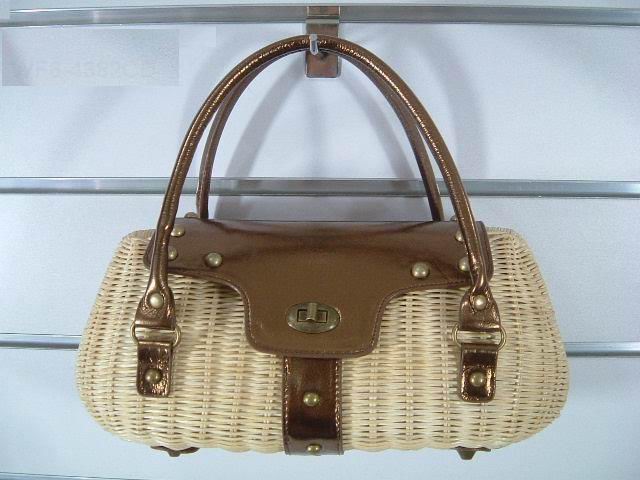 Tote bag with rattan body and bronze PU buckle