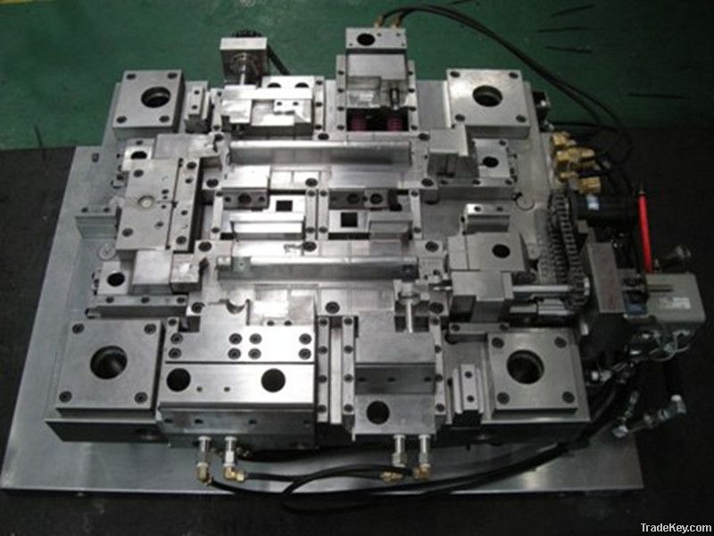 Auto injection mould