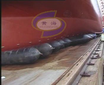 Patented dock rubber airbags for V-Shape ship launching