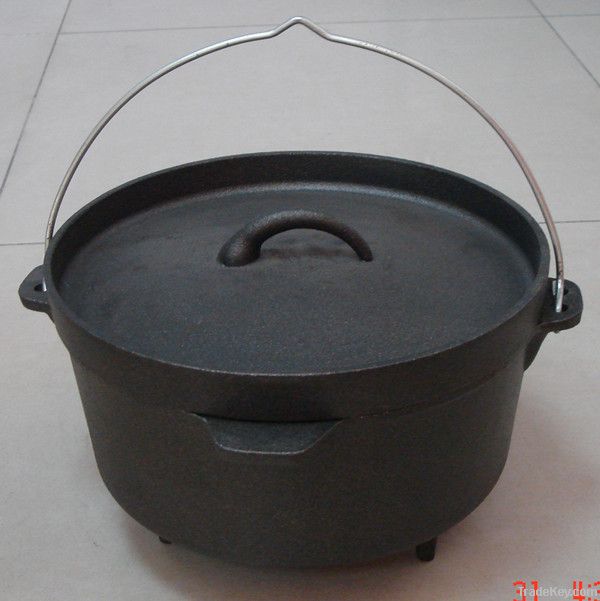 Cast iron Dutch oven