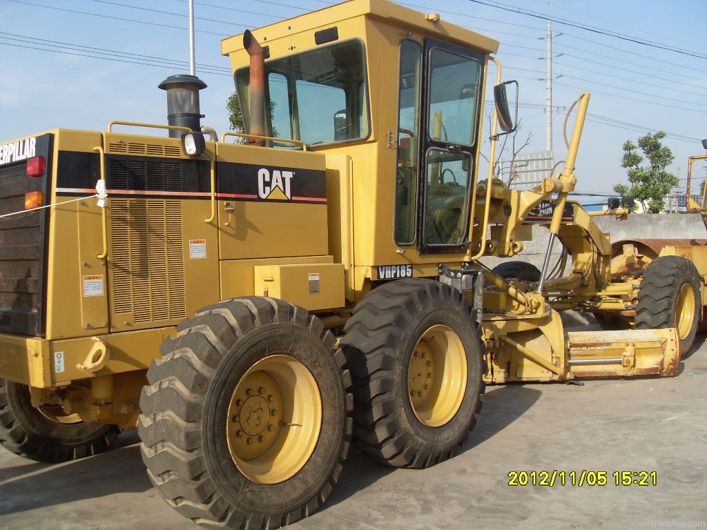 Good working condition of the used CAT140G grader is selling