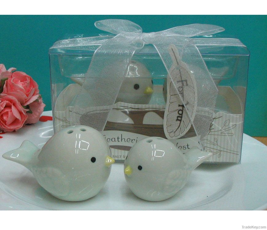 Party favor baby shower gifts of Feathering the Nest Ceramic Birds Sal