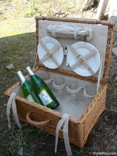 Rectangle wicker picnic hamper &basket for 4 Persons(factory supplier)