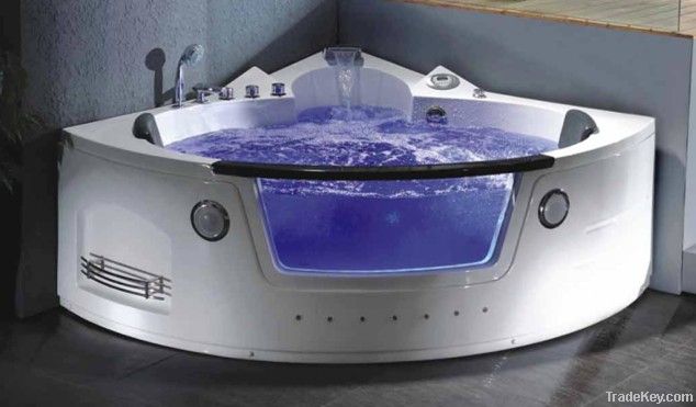 Luxurious Whirlpool bathtub with two pillows