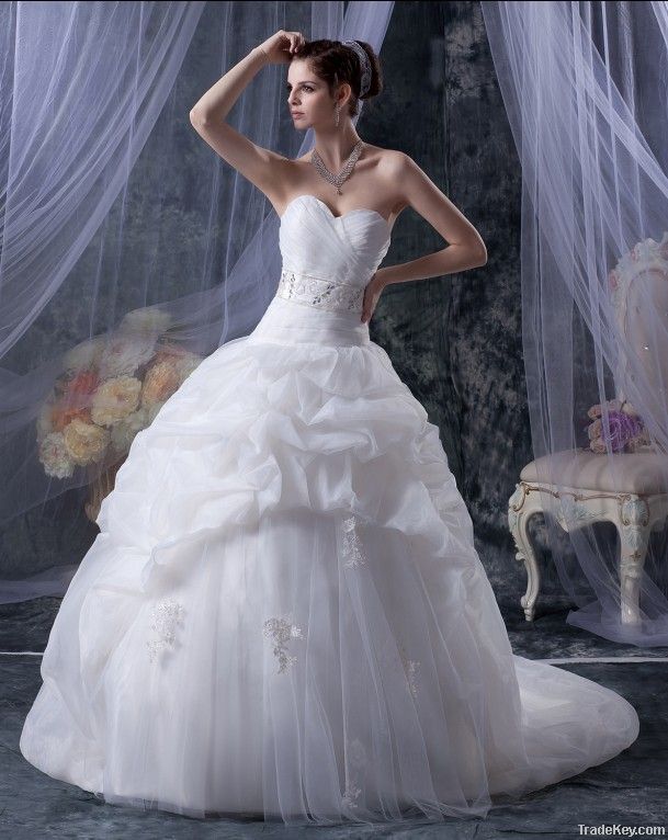 Elegant Organza Sweetheart Beading Ruffle Chapel Bridal Ball Gown Wedd