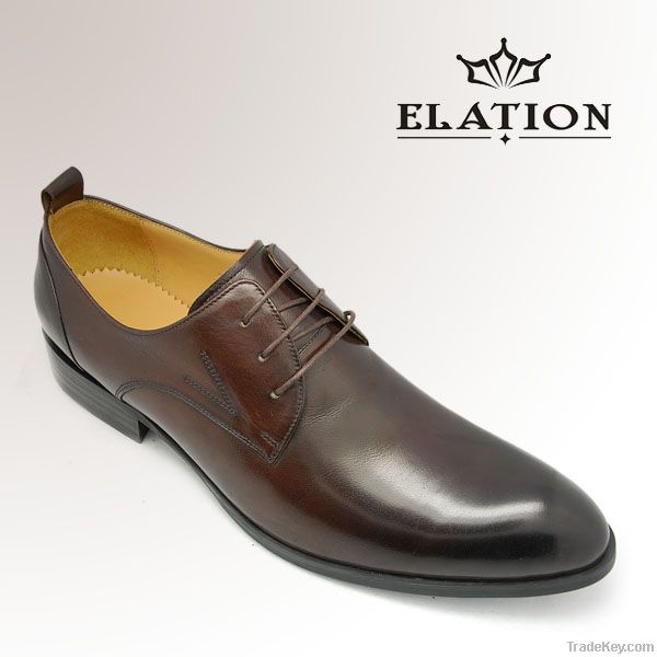 Men lace up burnish leather dress shoes