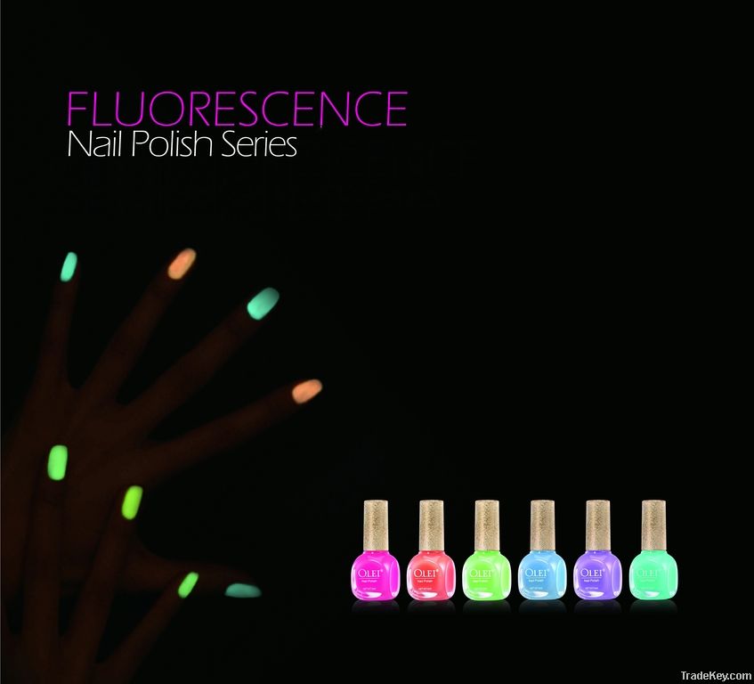 light color glow in dark nail polish