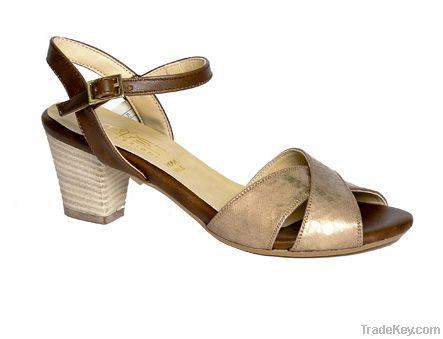 Square heel ladies sandals