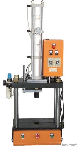 Hydro pneumatic press