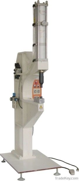 Hydro pneumatic press