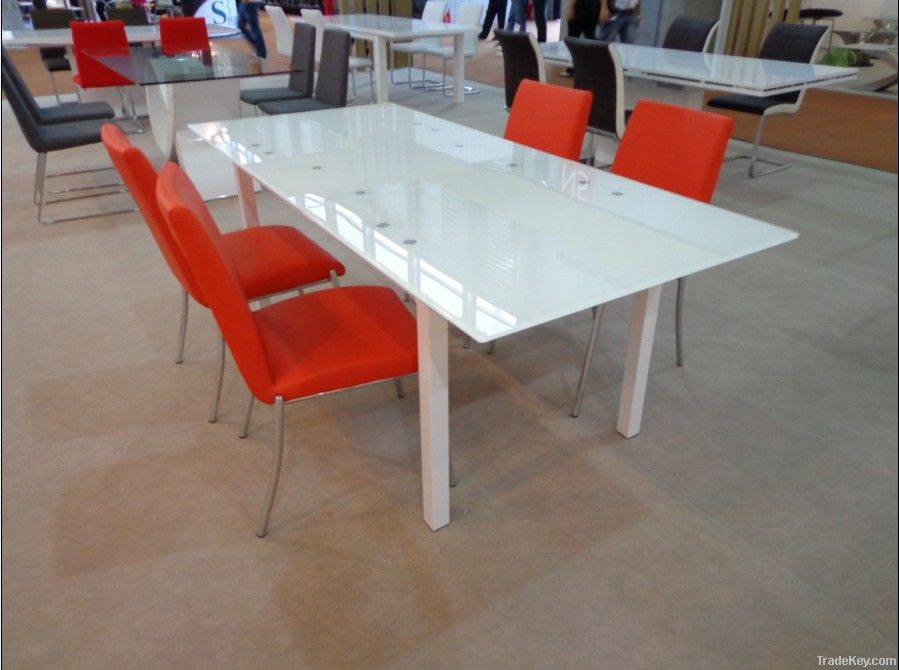 Dining table, table supplier
