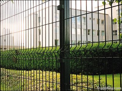 Wire mesh fence