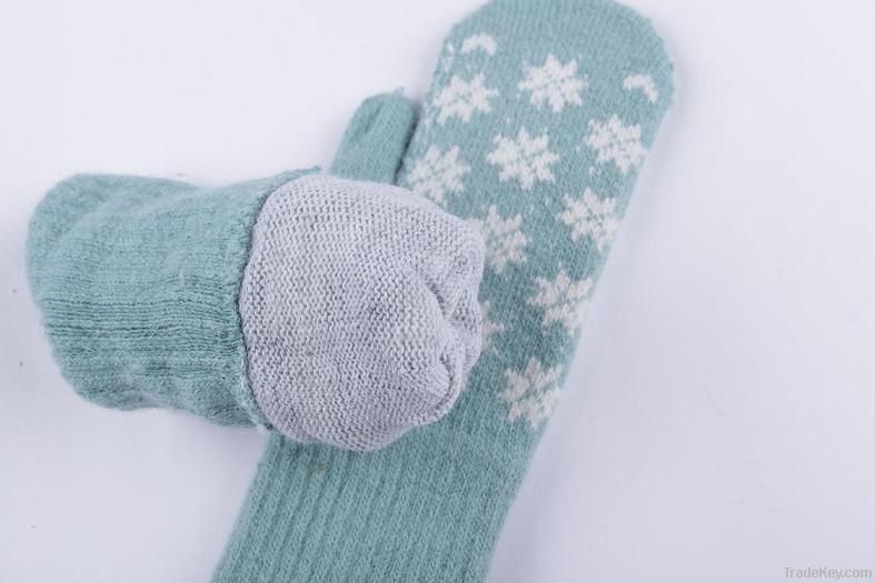 2013 Wool mitten glove