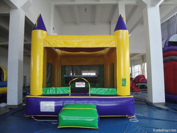 jumping castle   14 feet  bounce house