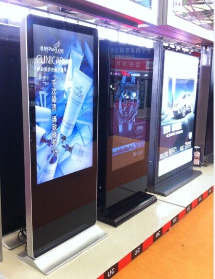 LCD digital signage