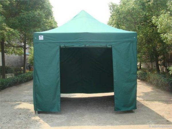 Commercial folding tent