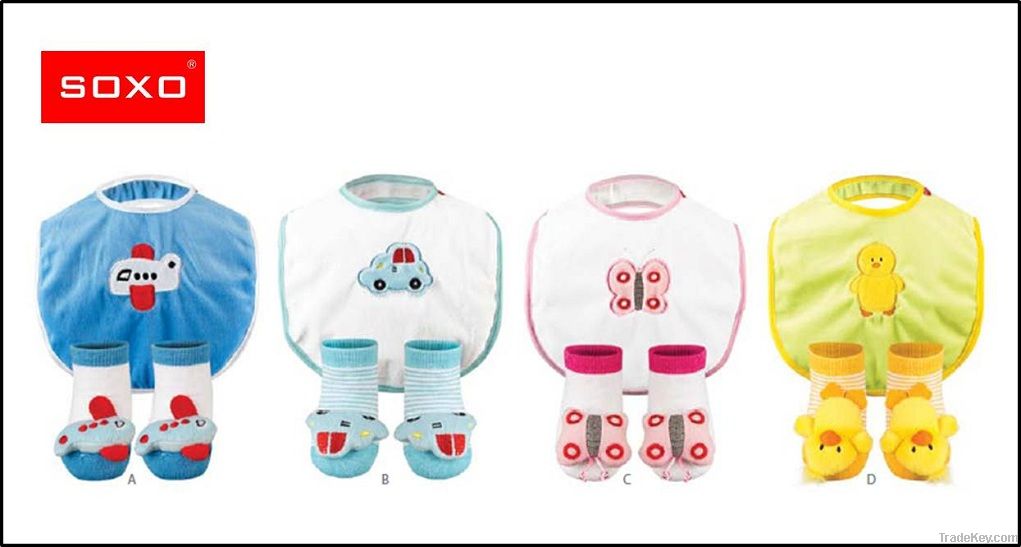 SOXO infant socks set with bib