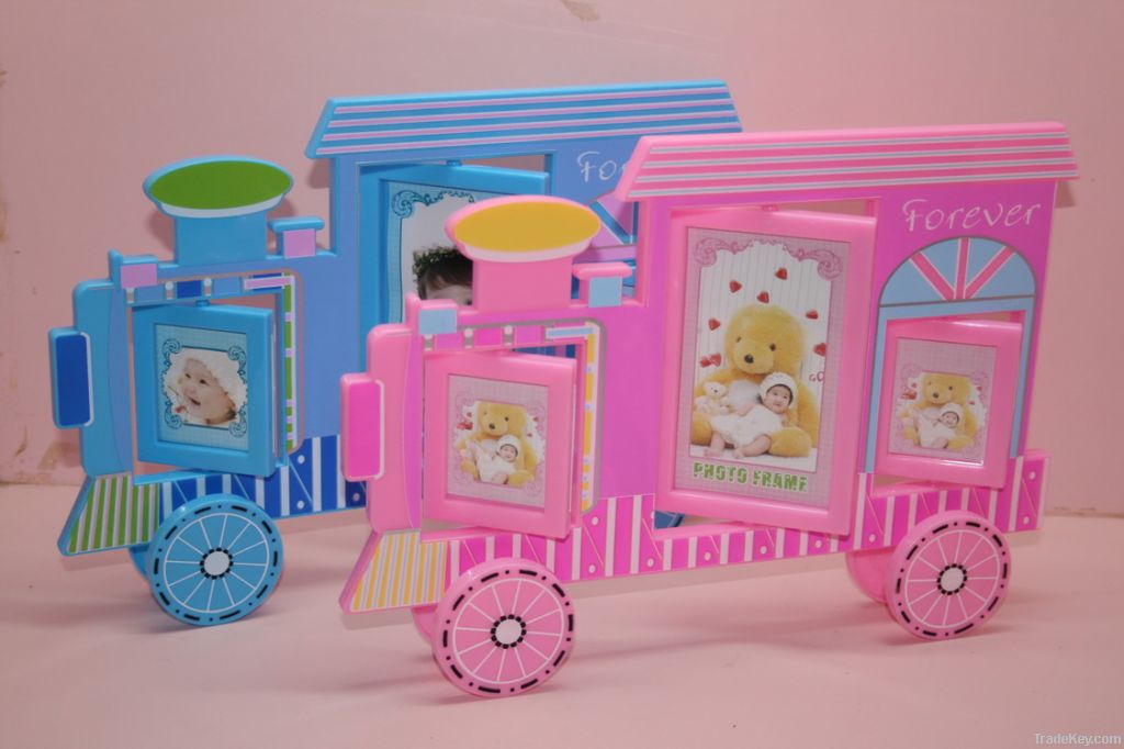 Cartoon train shaped plastic rotating photo frames