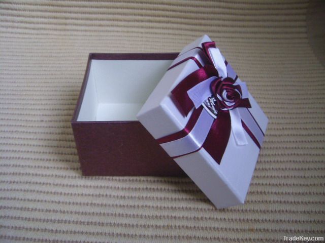 Gift paper box