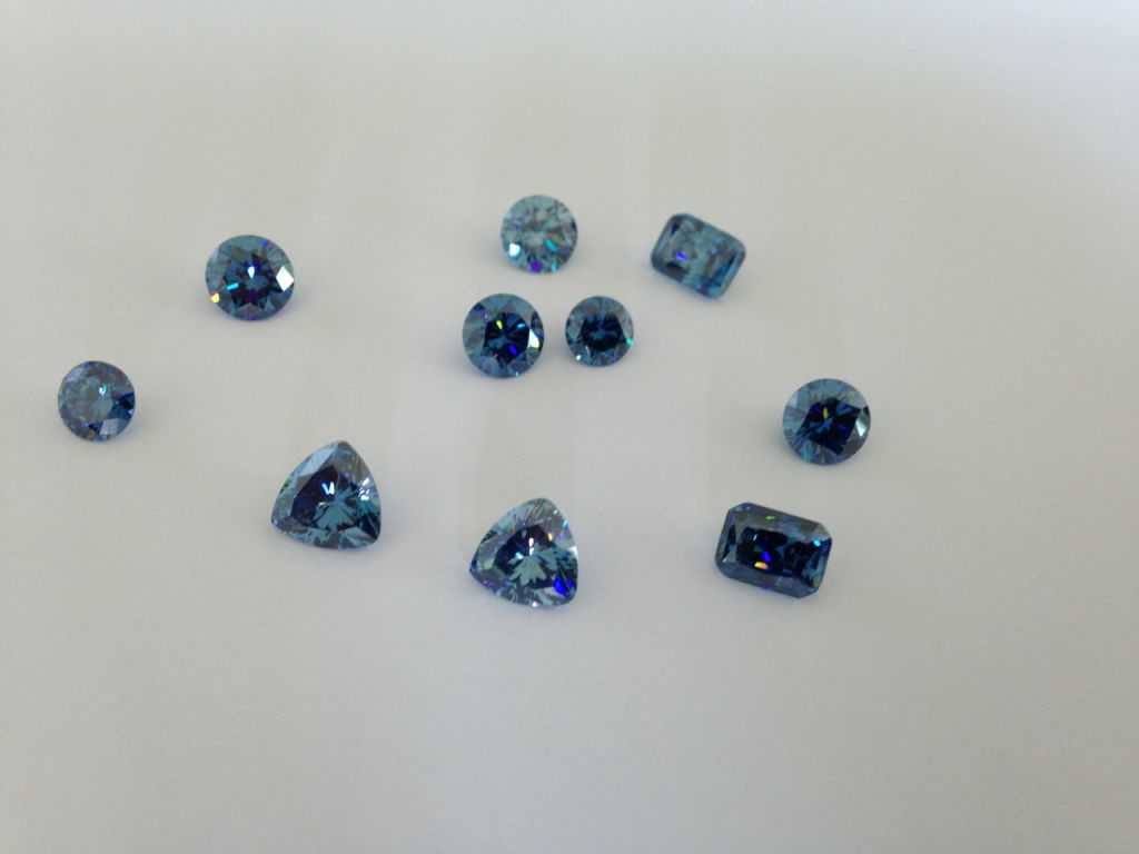 STRONTIUM TITANATE GEMSTONE