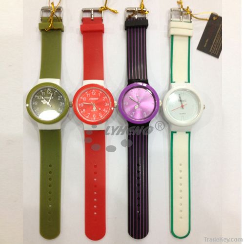 wholesale 2013 fashion silicon watches color watches