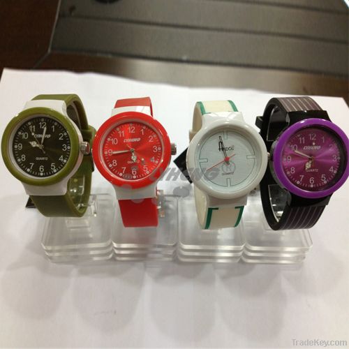 wholesale 2013 fashion silicon watches color watches