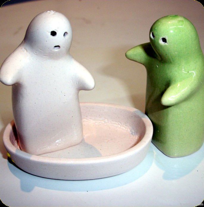 Ceramic Couple seeker