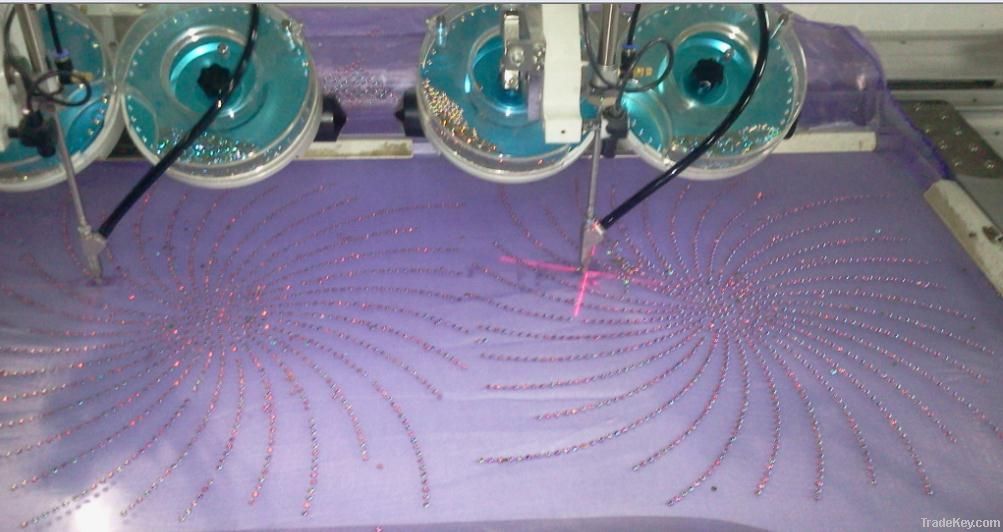 Automatic rhinestone setting machine