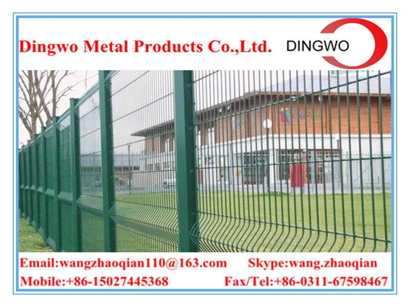 bending triangular wire mesh courtyard/landscaping fence  wire mesh fence,fence panels,welded metal fence ,welded metal mesh,gate fence,pets fence,pet cages,temporary fence,road fence,highway fence,residential fence,garden fence supplier&manufacture