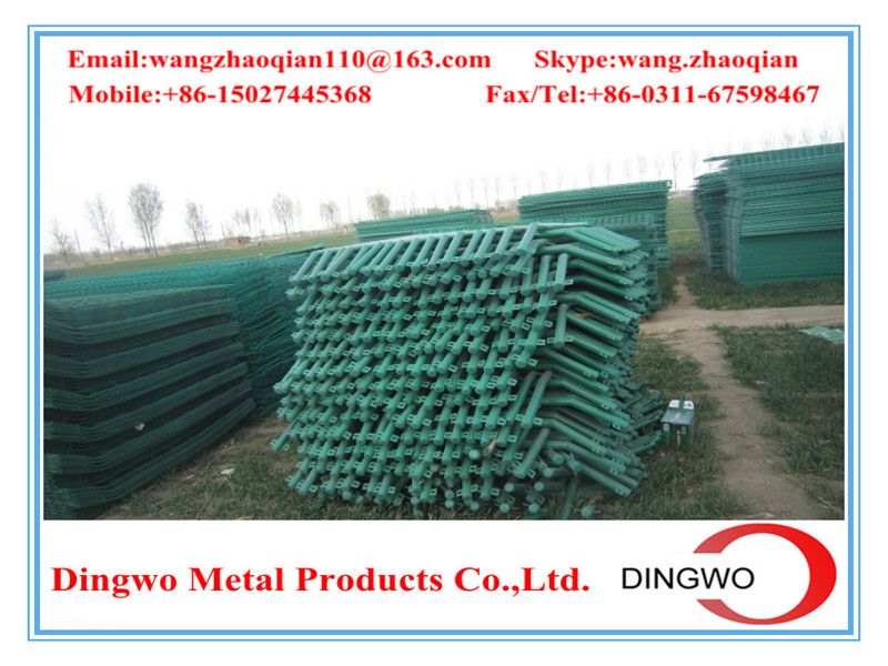 wire mesh fence,fence panels,welded metal fence ,welded metal mesh,gate fence,pets fence,pet cages,temporary fence,road fence,highway fence,residential fence,garden fence supplier&manufacture