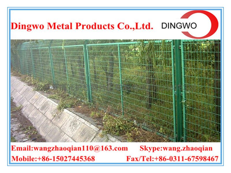 bending triangular wire mesh courtyard/landscaping fence  wire mesh fence,fence panels,welded metal fence ,welded metal mesh,gate fence,pets fence,pet cages,temporary fence,road fence,highway fence,residential fence,garden fence supplier&manufacture