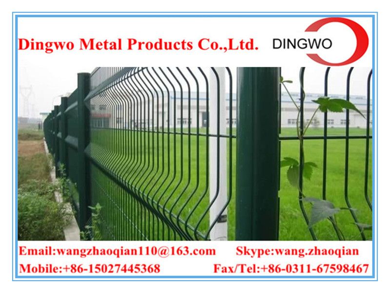 bending triangular wire mesh courtyard/landscaping fence  wire mesh fence,fence panels,welded metal fence ,welded metal mesh,gate fence,pets fence,pet cages,temporary fence,road fence,highway fence,residential fence,garden fence supplier&manufacture