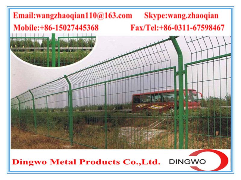 wire mesh fence,fence panels,welded metal fence ,welded metal mesh,bending triangular wire mesh courtyard/landscaping fence          