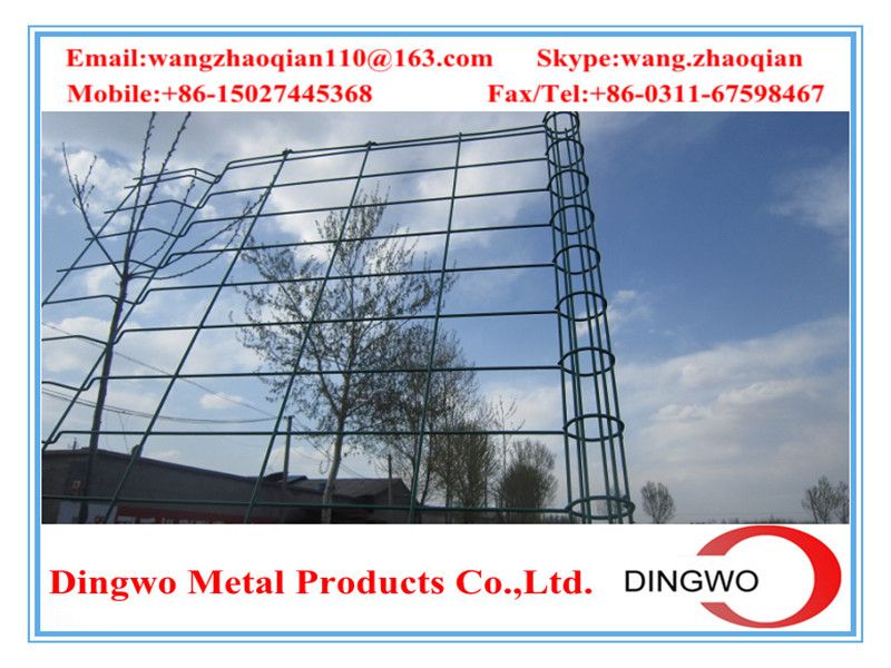 wire mesh fence,fence panels,welded metal fence ,welded metal mesh,bending triangular wire mesh courtyard/landscaping fence          