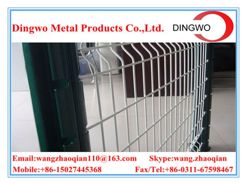 wire mesh fence,fence panels,welded metal fence ,welded metal mesh,bending triangular wire mesh courtyard/landscaping fence          