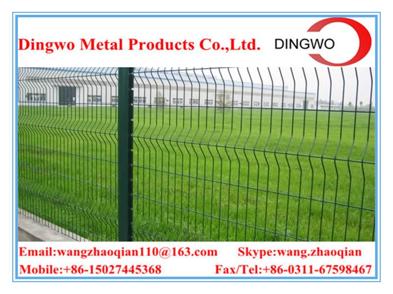 bending triangular wire mesh courtyard/landscaping fence  wire mesh fence,fence panels,welded metal fence ,welded metal mesh,gate fence,pets fence,pet cages,temporary fence,road fence,highway fence,residential fence,garden fence supplier&manufacture