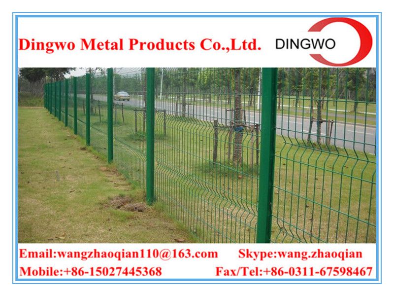 wire mesh fence,fence panels,welded metal fence ,welded metal mesh,bending triangular wire mesh courtyard/landscaping fence          