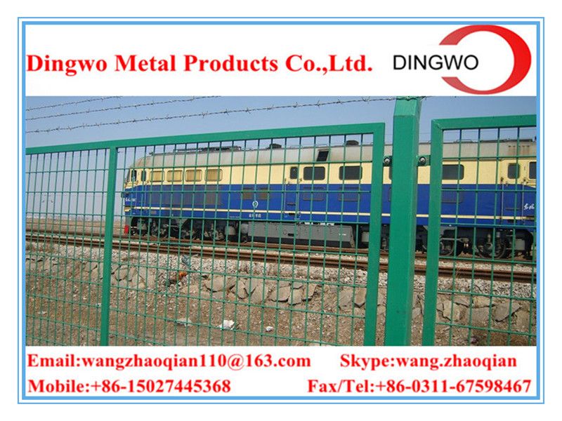 welded wire mesh fence