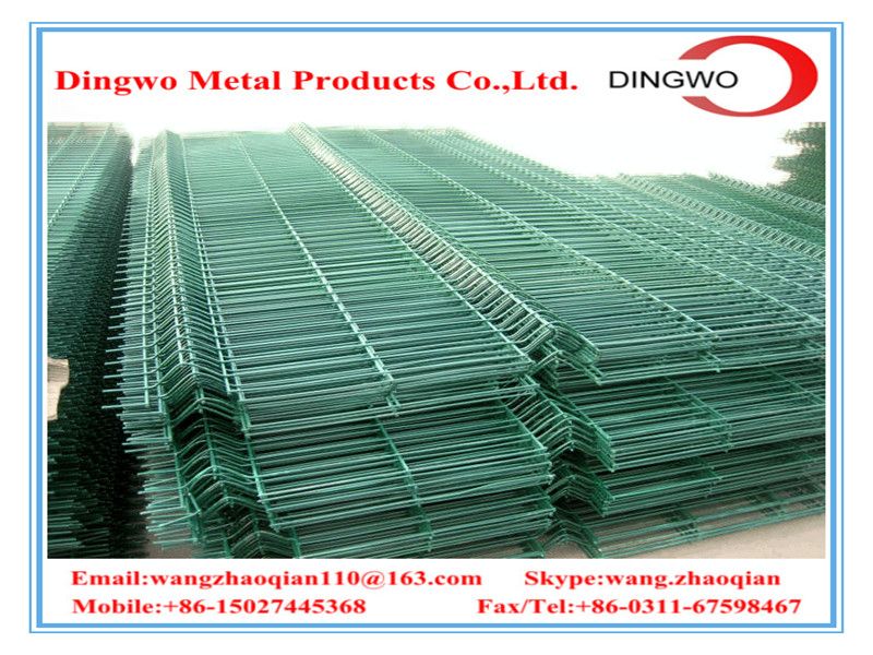 welded wire mesh fence