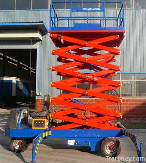 Self-propelled hydraulic lift platform
