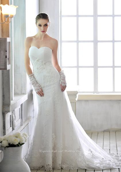 Simple Style Satin Sleeveless Wedding Dress