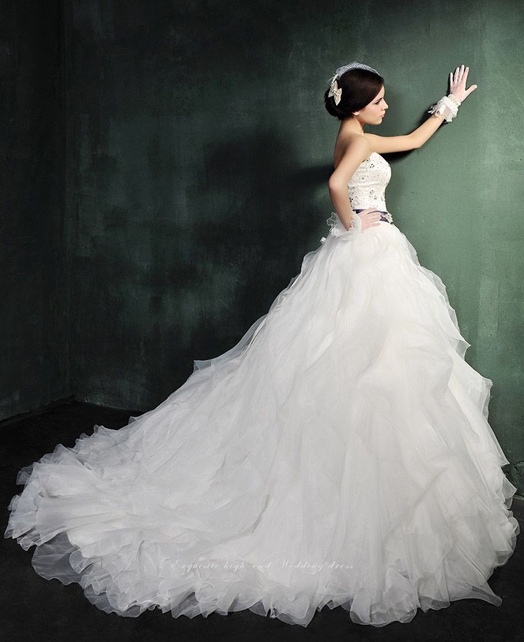 New Fashion Ruffle Applique Wedding Dress