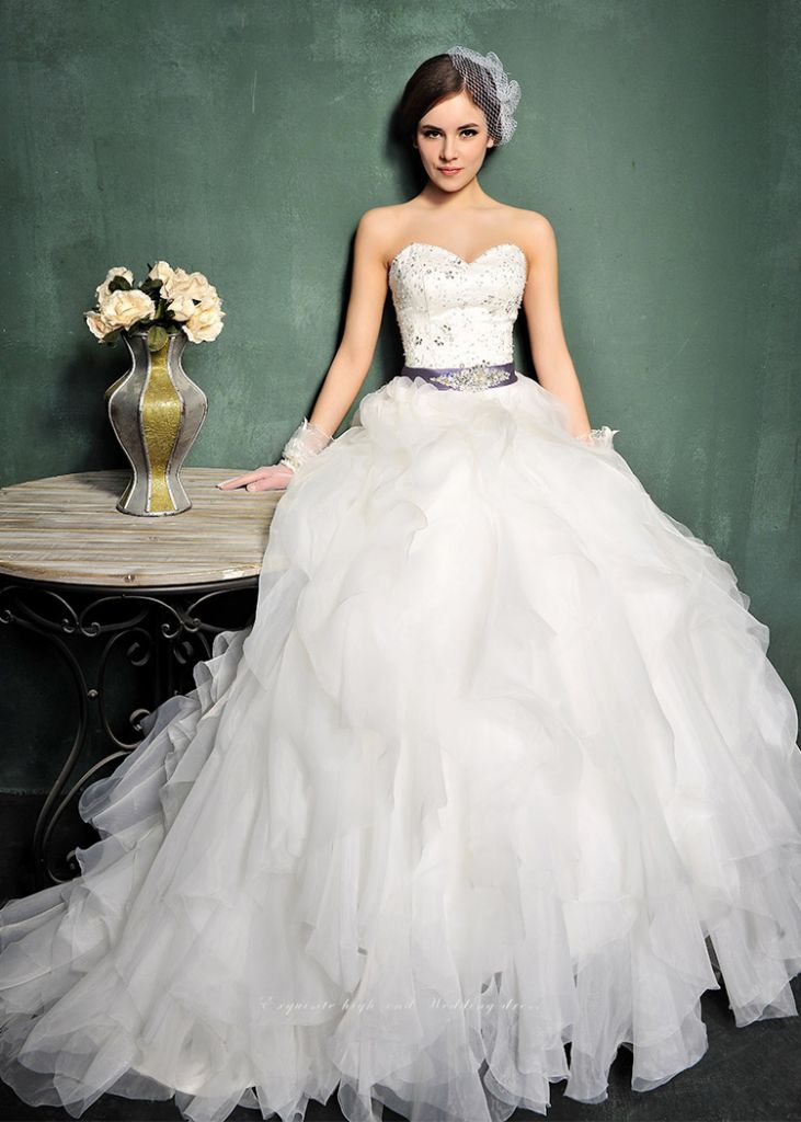 New Fashion Ruffle Applique Wedding Dress