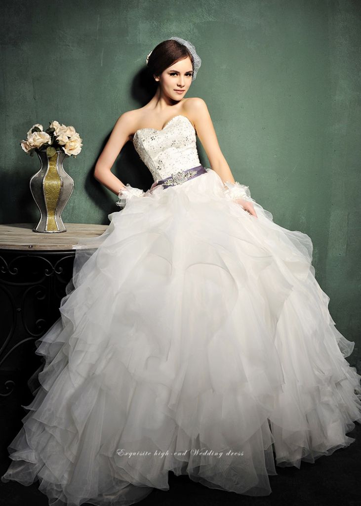 New Fashion Ruffle Applique Wedding Dress