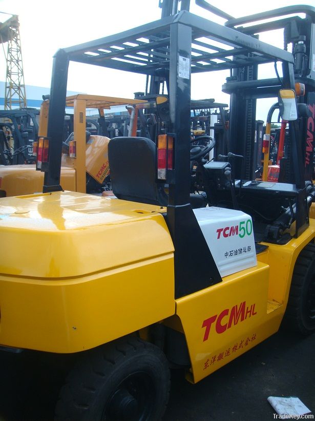 used 5 ton TCM forklift in low price for sell