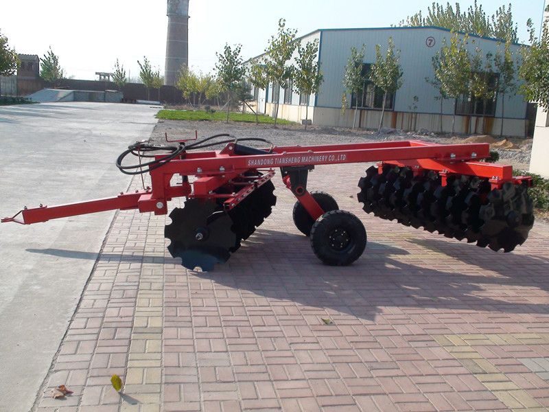 Farm tractor disc harrow