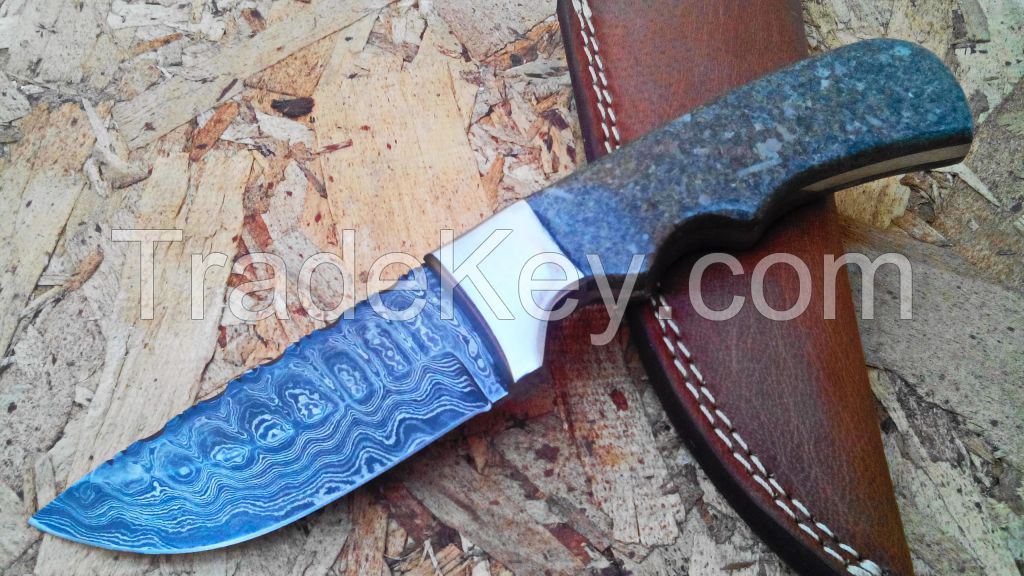 Damascus Carbon Steel Hunting / Chef knife with Deer Horn handle