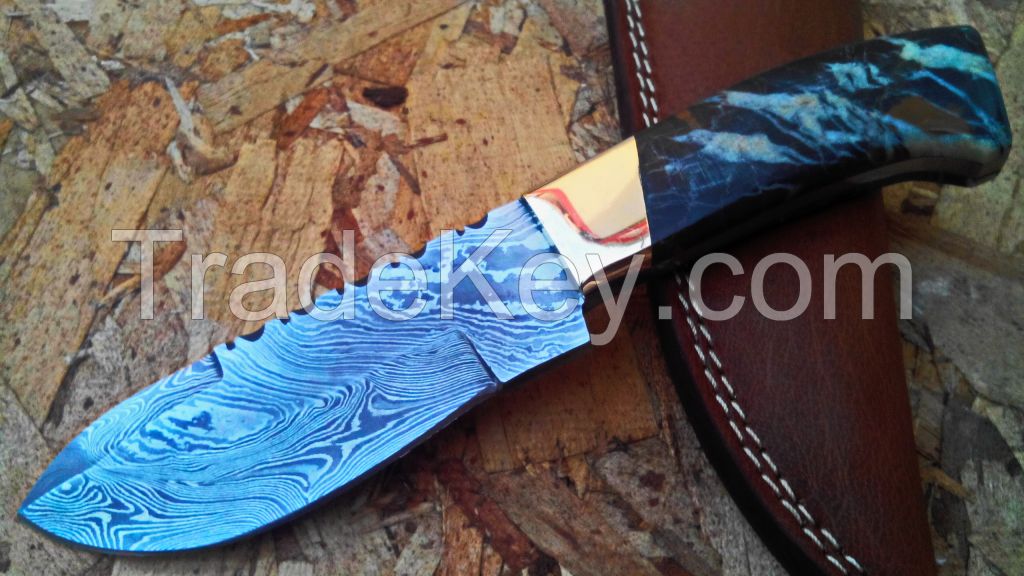 Damascus Carbon Steel Hunting / Chef knife with Deer Horn handle